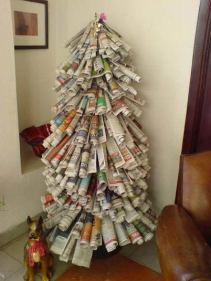 20 árboles de Navidad que puedes hacer tu mismo con cosas recicladas