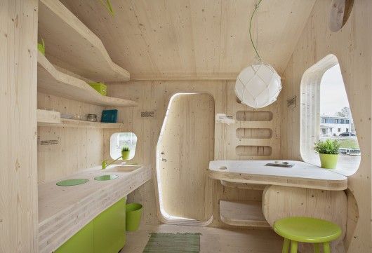 interior casa madera ecologica escritorio cocina lampara