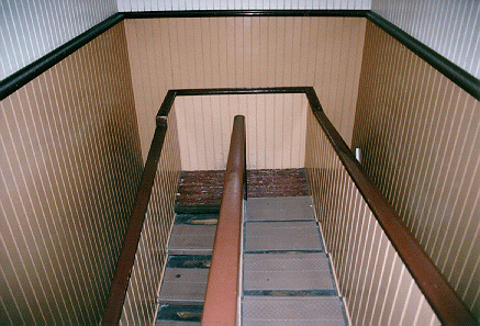 escalera mansion winchester forma extrana