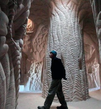 hombre cueva tallada 1