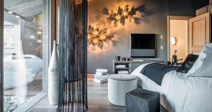 Master-suite-of-Chalet-Mont-Blanc-with-brilliant-lighting-and-comfy-decor