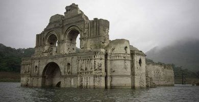 iglesia emerge embalse 03
