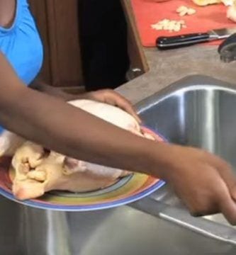 lavar pollo destacada