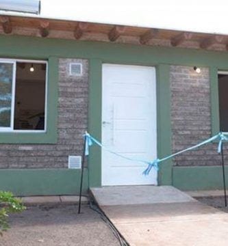 casa ladrillos plastico