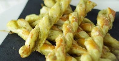 bastoncillos pesto parmesano