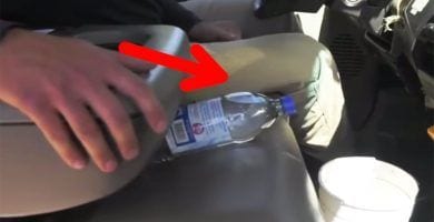 botella agua coche