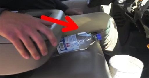 botella agua coche