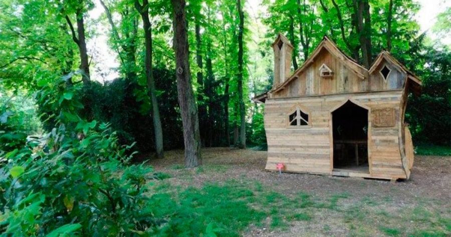 Cabaña hecha totalmente con palés de madera