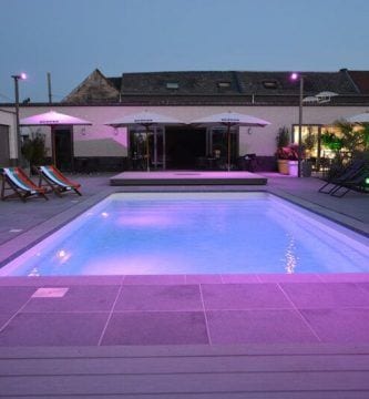 piscina prefabricada destacada