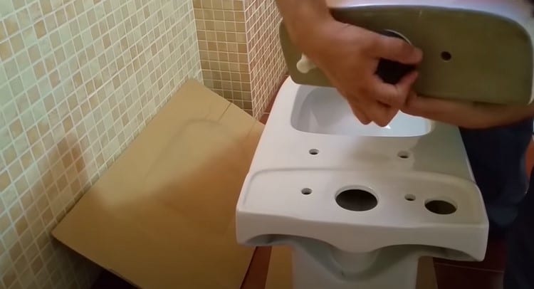 Pasos para arreglar la cisterna del baño