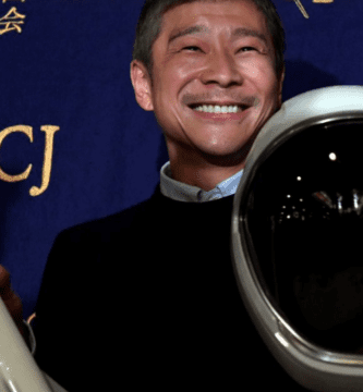 millonario japones en el espacio 1