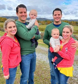 Dos parejas de gemelos dan a luz dos niños con ADN de hermanos