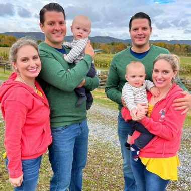 Dos parejas de gemelos dan a luz dos niños con ADN de hermanos
