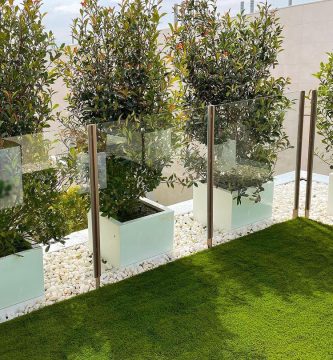decorar-terraza-cesped-artificial